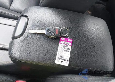 2011 Honda Accord 2.4 Ex-L z USA, uszkodzony, nr VIN 1HGCP2F88BA038155